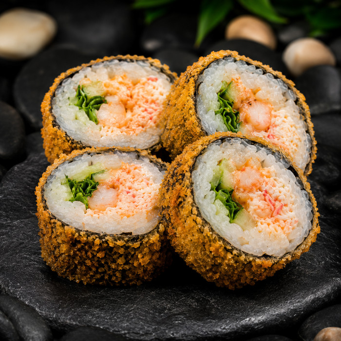 Жаренный ролл с угрём и крабом, 4шт.